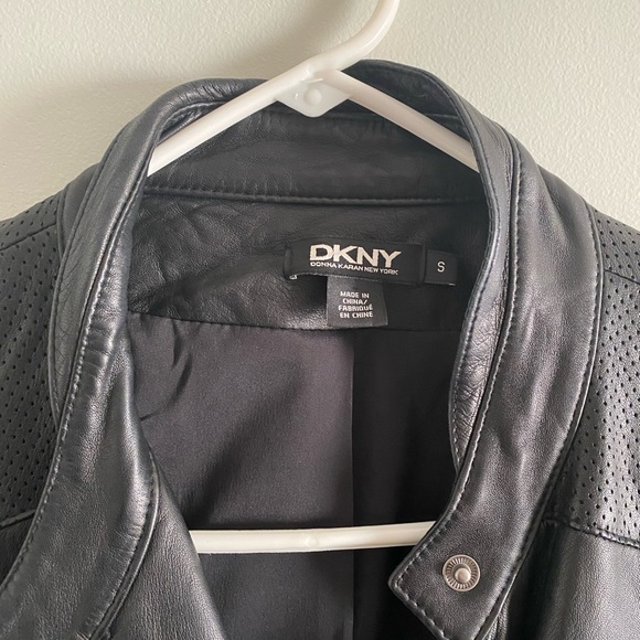 Leather jacket - Picture 2 of 6